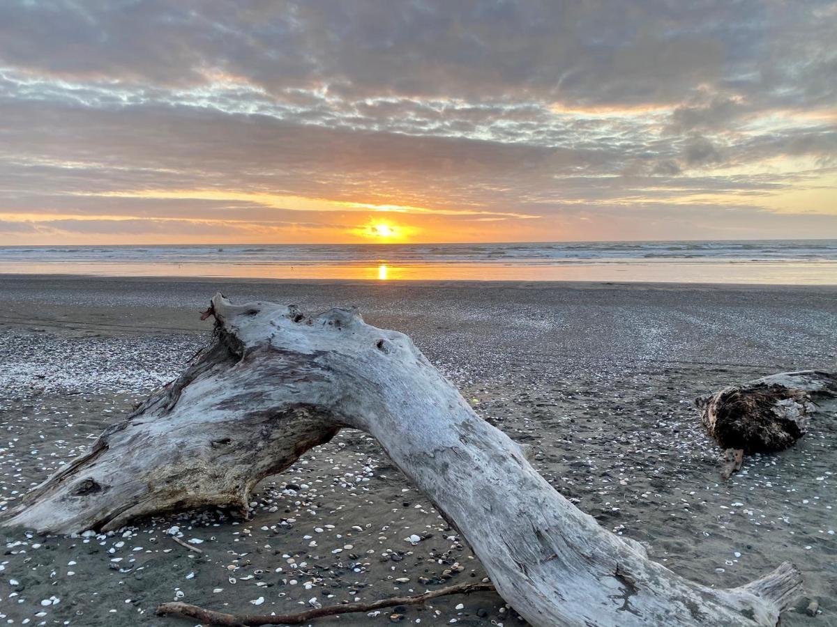 Otaki Beachfront Getaway 外观 照片